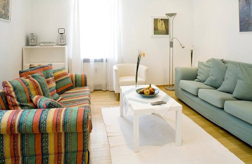 Bregenz Apartment | Bright Holiday Apartment “Bregenz 8 Top 1” with Wi-Fi, Terrace & Garden