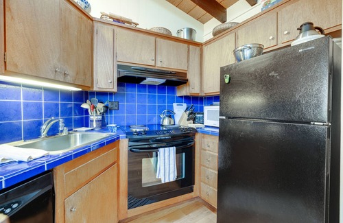 Salmon Creek House | Bright Home 800 Feet from Salmon Creek Beach w/Wood Stove & Pool Table