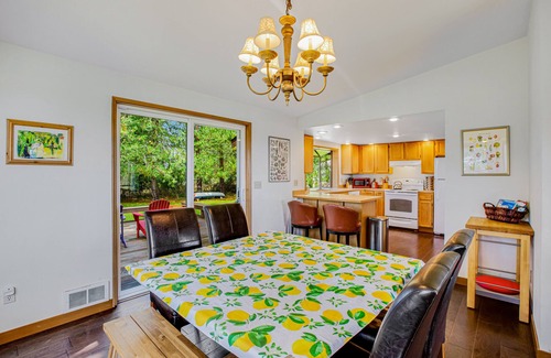 Clinton House | Bright home near Deer Lake with Puget Sound view, huge backyard & deck