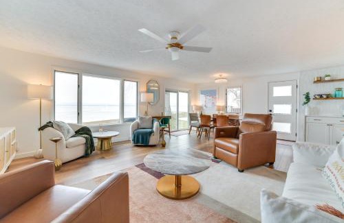 Houghton Lake House | Bright Houghton Lake Home with Boat Dock and Fire Pit