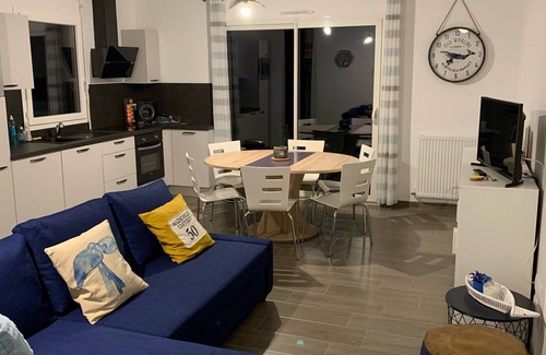 Barneville-Carteret House | Bright house 150 meters from the beach