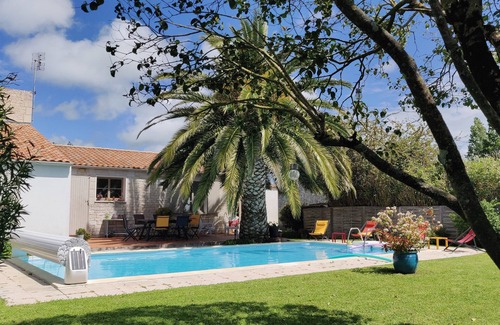 Dolus-d'Oleron House | Bright house in a quiet area with swimming pool, terrace, garden and bykes.