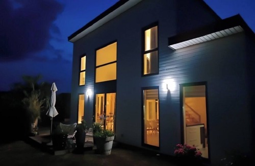 Plouguerneau House | Bright house with garden and spa, 100 m from the beach. Pets welcome.