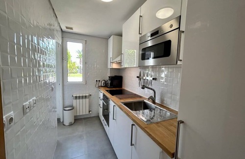 Roldan Apartment | Bright improved ground floor apartment - BA202LT