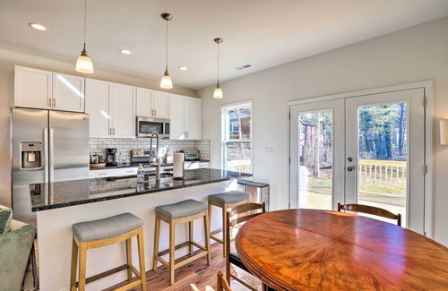 Oakley Cottage | Bright & Inviting Home by Biltmore Village w/Deck