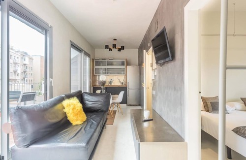 El Putget i Farro Apartment | Bright just renovated attic apartment with two private terraces for 4