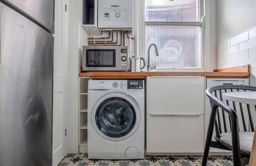 Kings Cross St. Pancras Apartment | Bright King's Cross 1BR, close to Station & Tech HQ, by Blueground