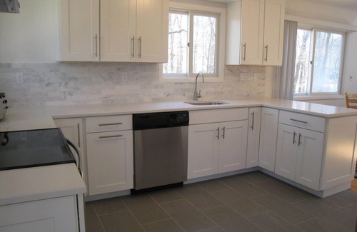 Northwest Harbor House | Bright, light home w/modern kitchen, 4-5 minute drive to East Hampton Village!