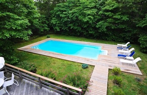 Northwest Harbor House | Bright, light home w/modern kitchen, 4-5 minute drive to East Hampton Village!
