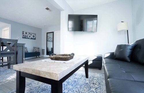 Federal Hill Apartment | Bright & Modern 2BR Apt in Historic Federal Hill!