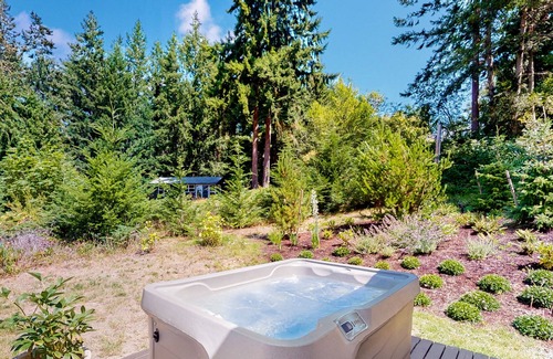 Freeland House | Bright, modern farmhouse with private hot tub, lovely deck & fireplace