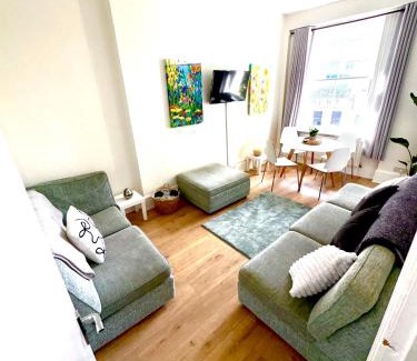 Pembridge Apartment | Bright & modern Notting Hill 3BR Apartment