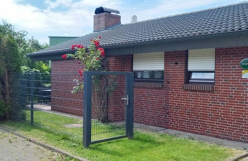 Tossens House | Bright, modern vacation home. Arrive and feel at home!