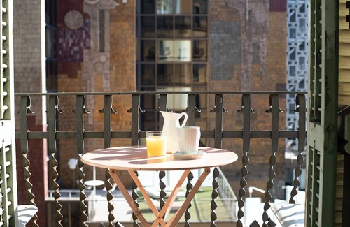 Eixample Apartment | Bright modernist apartment in Rambla Catalunya