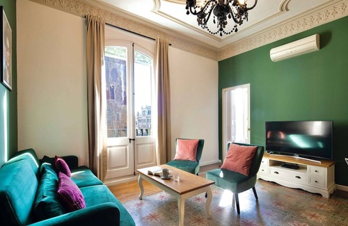 Eixample Apartment | Bright modernist apartment in Rambla Catalunya