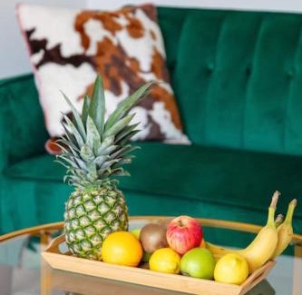 Warwick Apartment | Bright n' Charming Air Conditioned Two Bed in Heart of London
