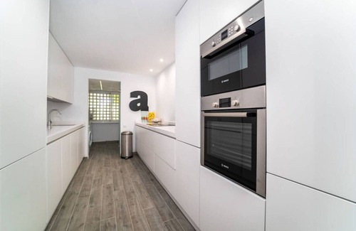 Golden Mile House | BRIGHT NEW APARTMENT IN PUENTE ROMANO