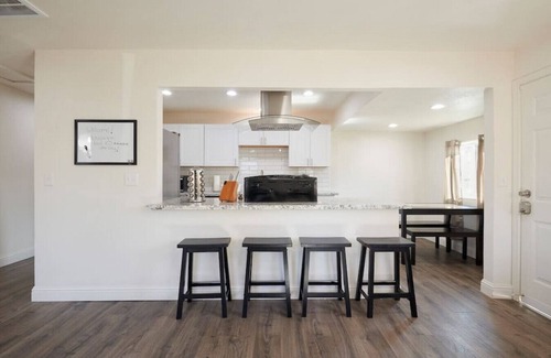 Raisin House | Bright & New KINGS North of Tower District