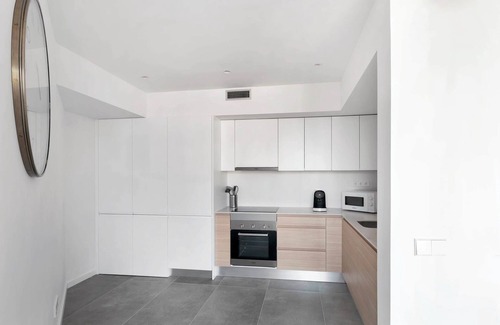 La Vila Olimpica del Poblenou Apartment | Bright Oasis 1 Bed Apartment