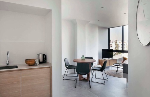La Vila Olimpica del Poblenou Apartment | Bright Oasis 1 Bed Apartment