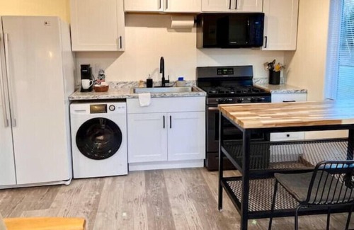 Kenai Apartment | Bright one bedroom apartment in the heart of Kenai
