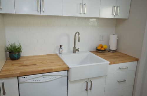North Central Apartment | Bright one-bedroom bungalow, located near all Pasadena’s best attractions.