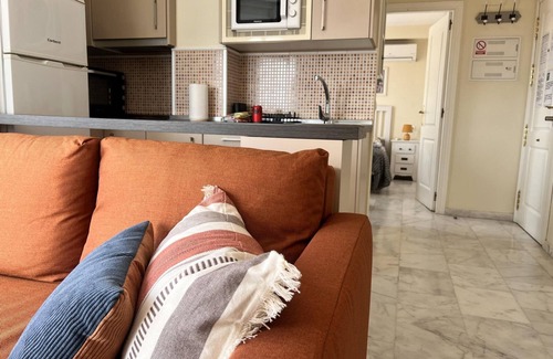 Bailen-Miraflores Apartment | Bright Penthouse with Terrace and Wi-Fi in Malaga