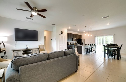 Ocala House | Bright, Pet-Friendly Home: 16 Mi to Downtown Ocala