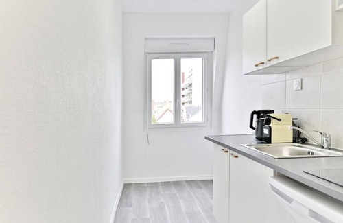 Asnieres-sur-Seine Apartment | Bright, practical apartment near Paris