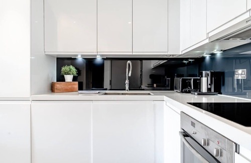 Covent Garden Apartment | Bright & Premium Covent Garden Apartment