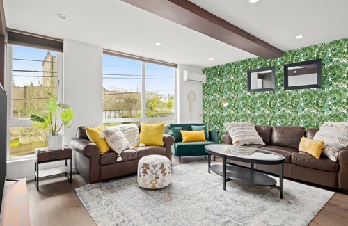Atlantic House | Bright Quiet 2-Bdrm Townhome 5Min to DT Seattle & Arenas