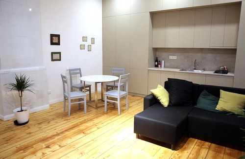 Vera Apartment | Bright & Quiet apt. In the City Center