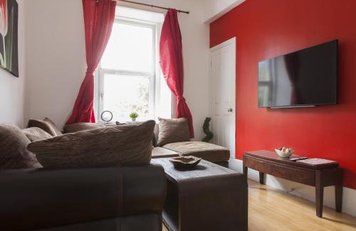 Marchmont Apartment | Bright Retreat Near The Meadows Park