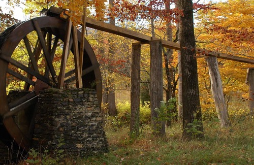 Mill Spring Cabin | Bright's Creek Lodge, Double Queen w/Balcony -Near Tryon, TIEC & Hendersonville