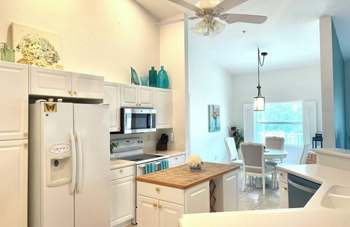 Braden River Condo | Bright, Safe, Comfortable 3Bdrm in Bradenton, FL. Pool, Tennis, Golf, Beaches.