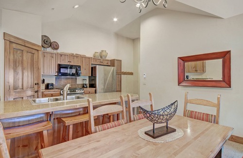 Breckenridge Condo | Bright + Scenic 2Br - 7ppl Steps to Ski Lifts + Main Street by RedAwning