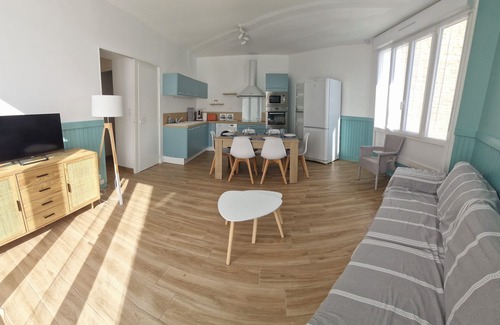 Penmarch Apartment | Bright seaside apartment!