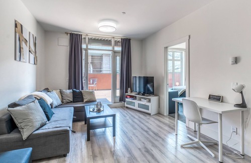 Crescent Heights Condo | Bright & Spacious 1B Condo Near DT With/UG Parking