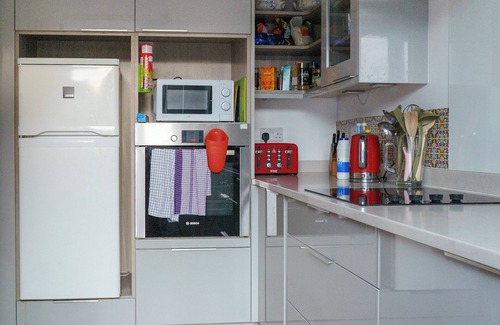 Bonnington Apartment | Bright, Spacious 2 Bedroom Flat in Stockbridge