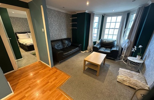 City of Westminster Apartment | Bright & Spacious 2BR/1BA In London - PRIME CENTRAL LONDON LOCATION