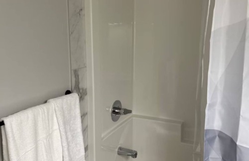 Southeast Calgary House | Bright & Spacious 2BR Getaway