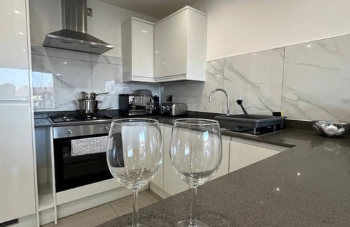 Oxford Apartment | Bright & Spacious Apartment