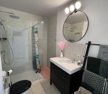 Westerkwartier Apartment | Bright, spacious apartment nearby beach