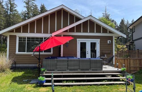 Victoria House | Bright Spacious Entire Home with Kids Backyard Set