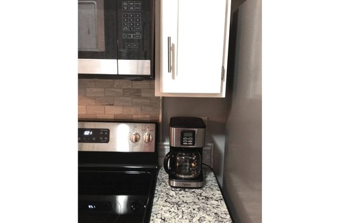 Medical Center District House | Bright Spacious Garden Home by South Texas Medical Center