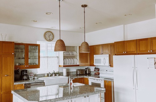 Birch Bay House | Bright + spacious house w/hot tub. Close to beach!