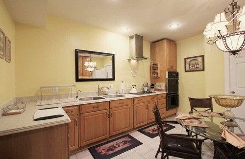 Lincolnia Apartment | Bright & Spacious Private Apt Suite with Room for extra storage - 8 miles to DC