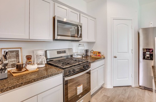 Spring House | Bright Spring Vacation Rental w/ Yard & Patio!