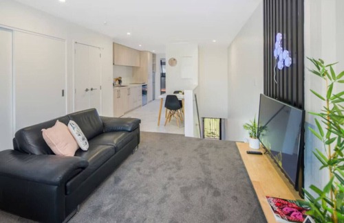 Lower Hutt House | Bright Studio Apartment on Macky Street