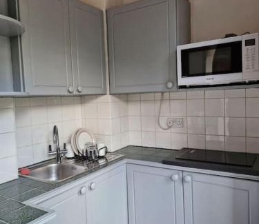 Highgate Apartment | Bright Studio Apartment in a perfect location